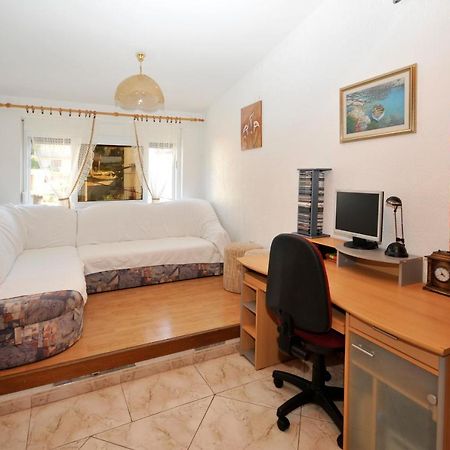 Apartman Elena โตรกีร์ ภายนอก รูปภาพ