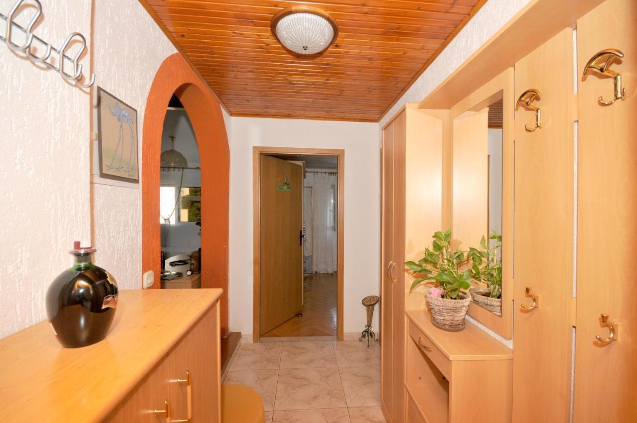 Apartman Elena โตรกีร์ ภายนอก รูปภาพ